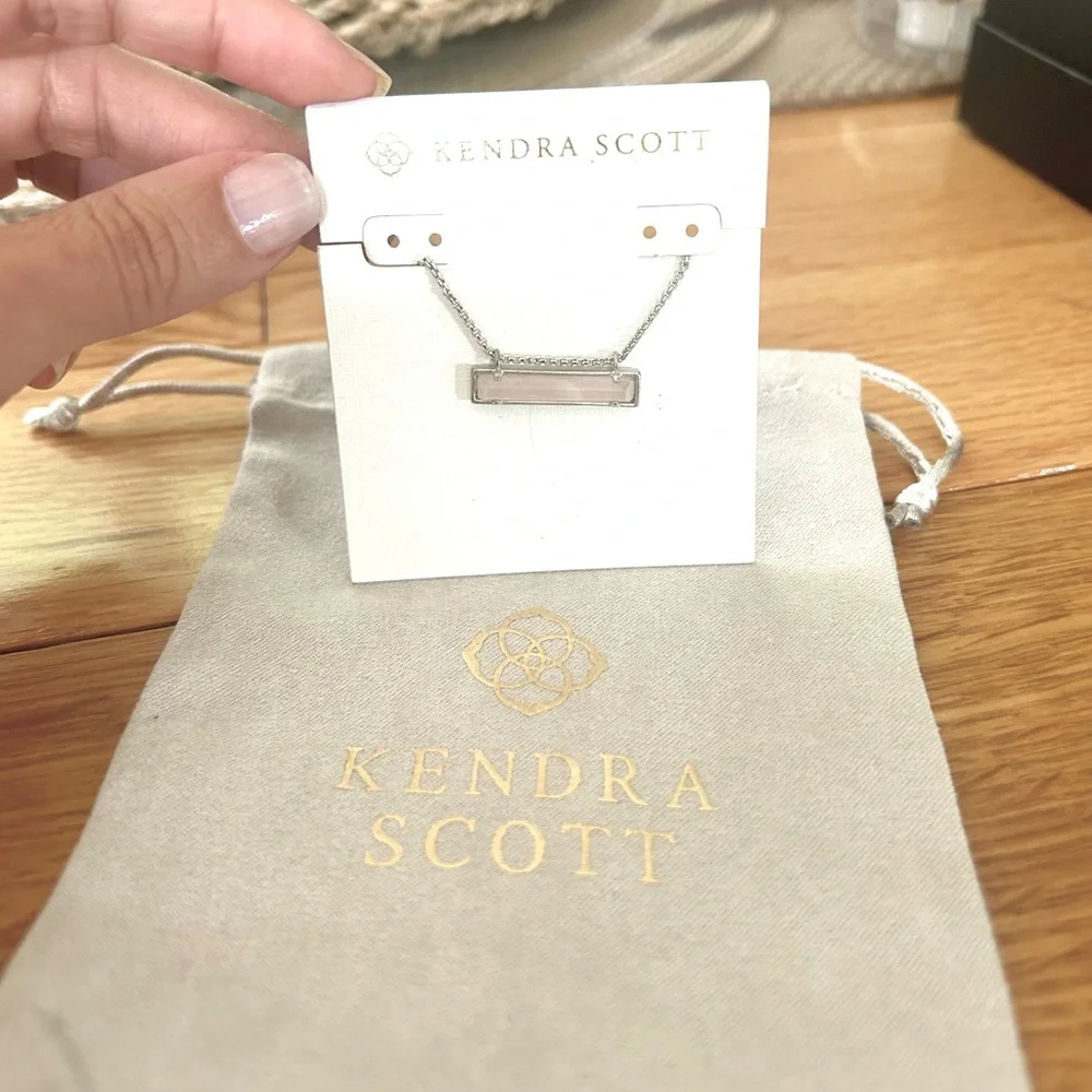 NWT Kendra Scott 14k rosegold mother of pearl pendant - Picture 2 of 5